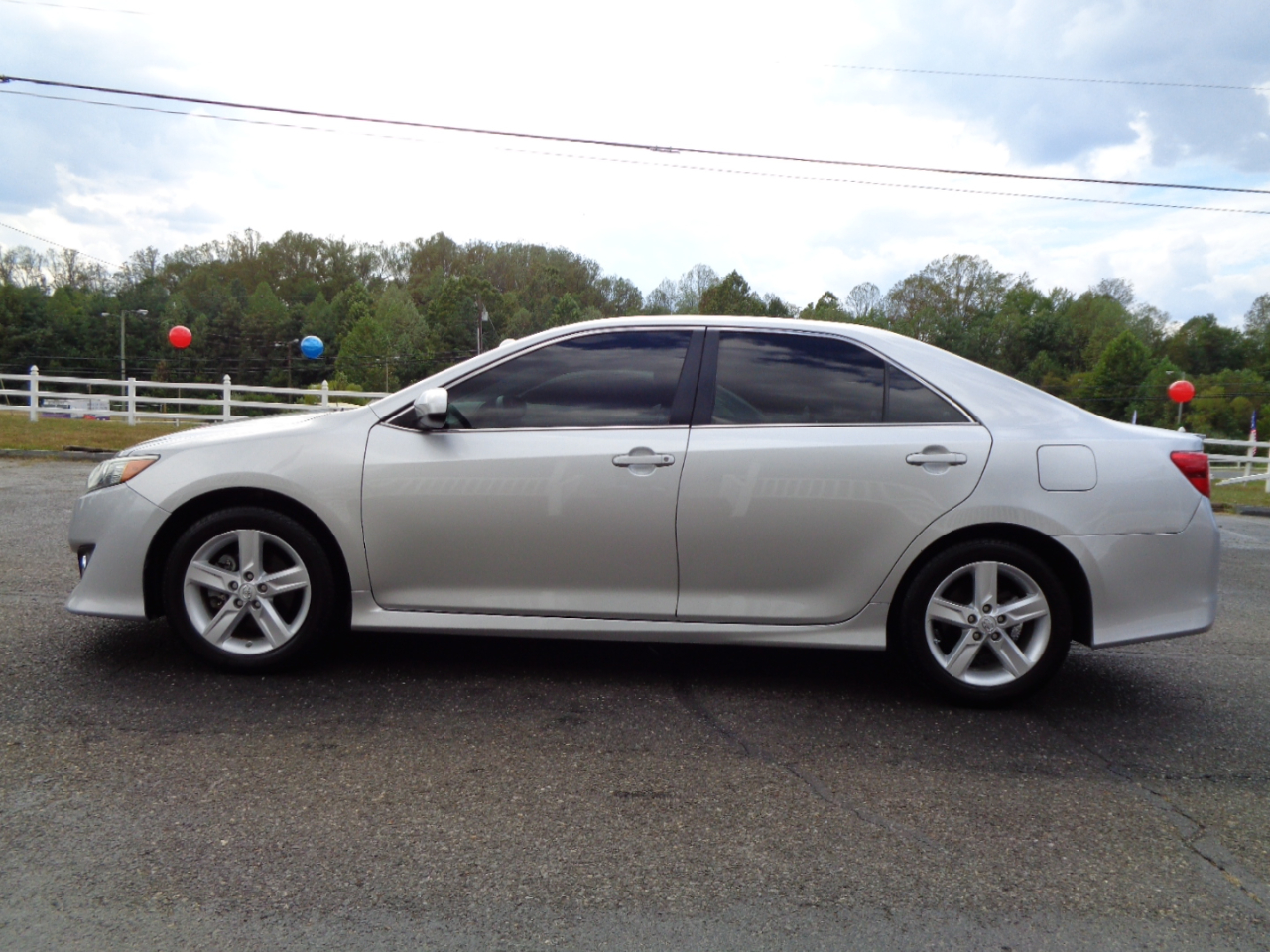 Toyota Camry 4dr Sdn I4 Auto SE (Natl) 2013