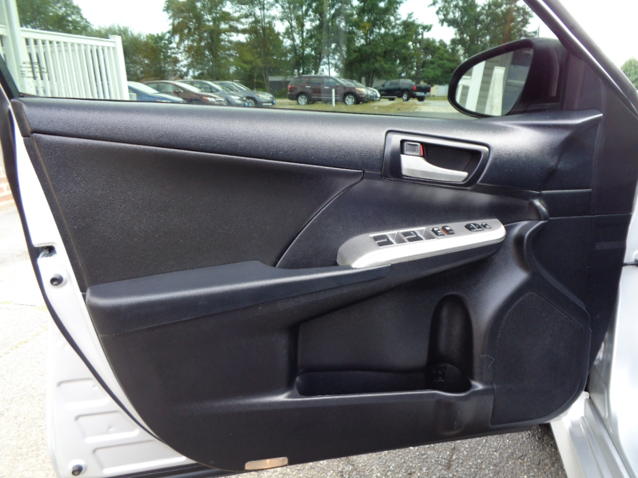 Toyota Camry 4dr Sdn I4 Auto SE (Natl) 2013