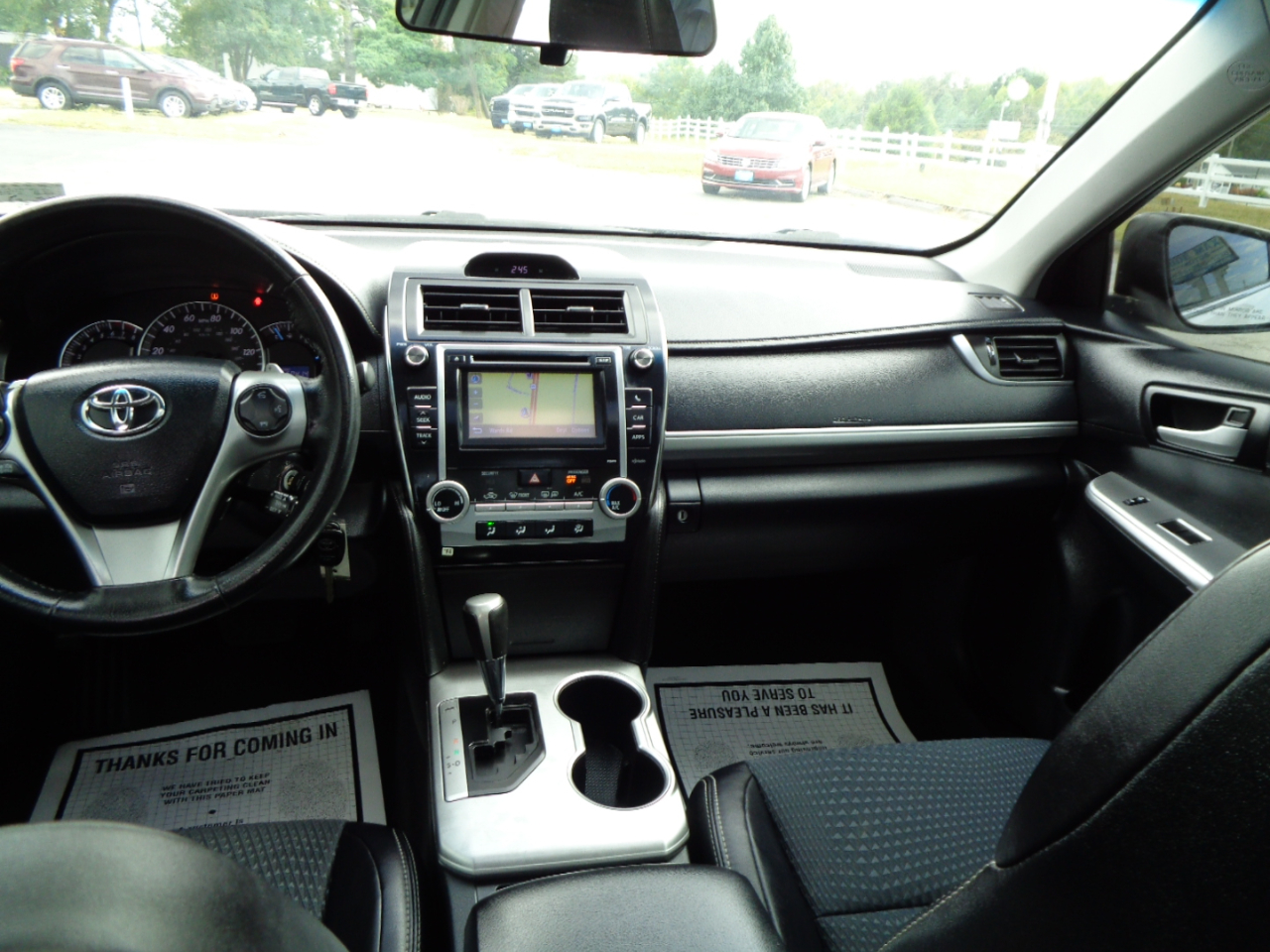 Toyota Camry 4dr Sdn I4 Auto SE (Natl) 2013