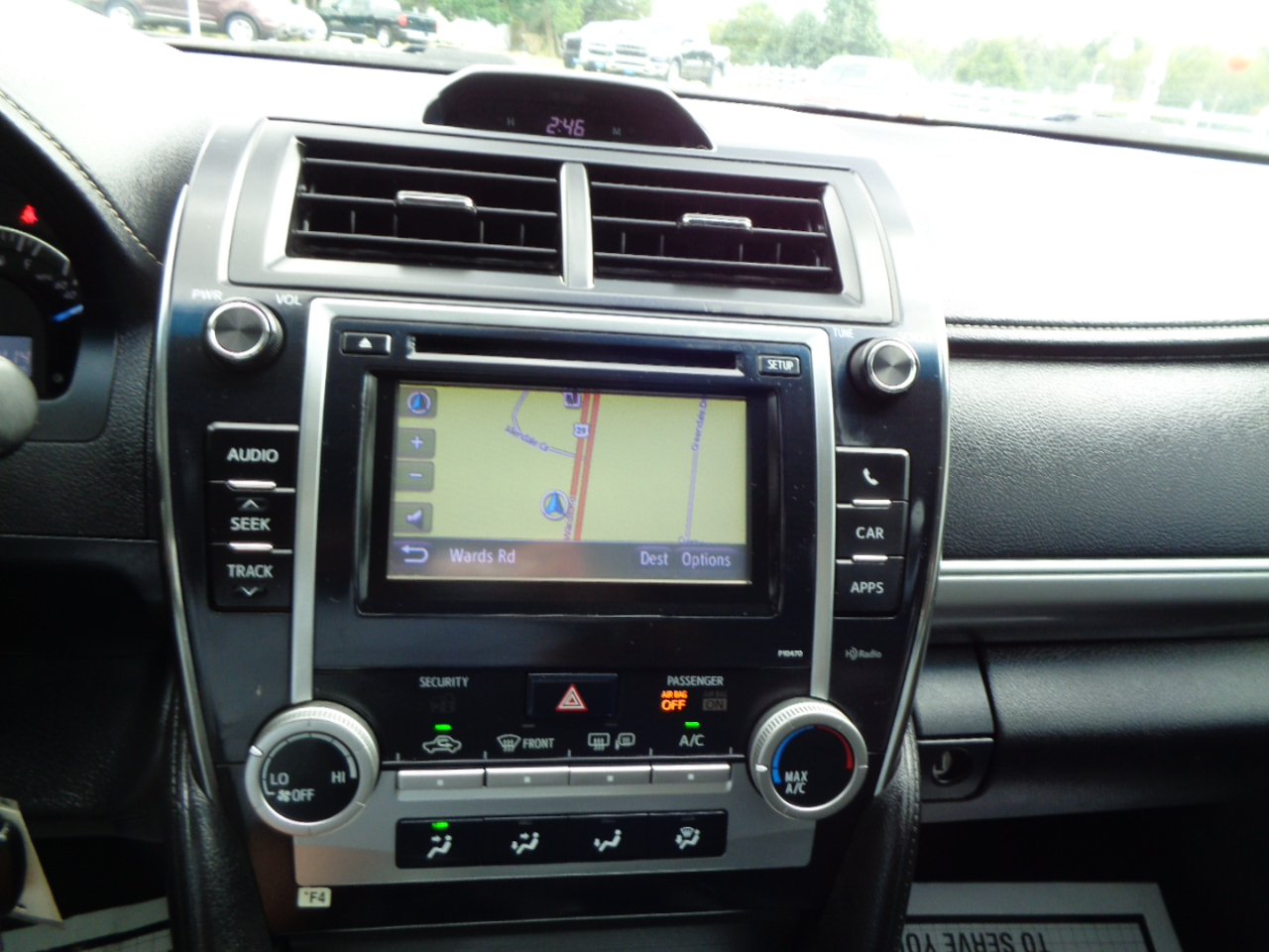 Toyota Camry 4dr Sdn I4 Auto SE (Natl) 2013