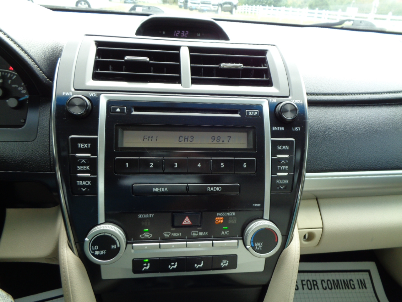 Toyota Camry 4dr Sdn I4 Auto SE Sport Limited Edition (Natl) 2012