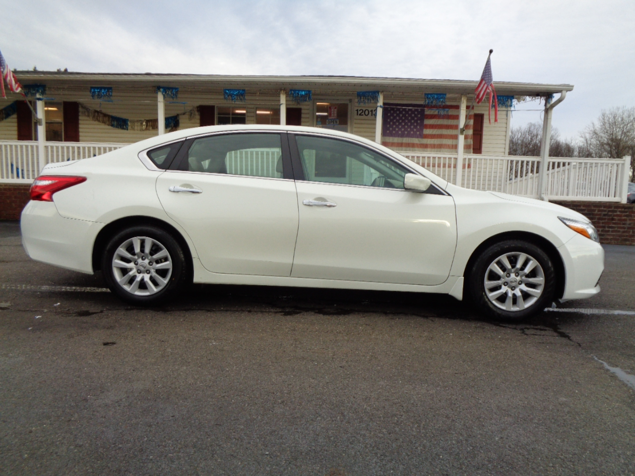 Nissan Altima 4dr Sdn I4 2.5 S 2016