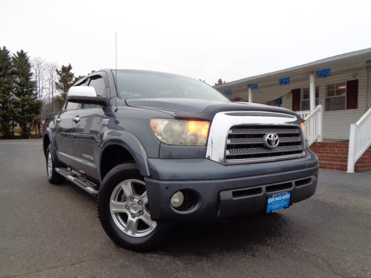 Toyota Tundra 4WD Truck CrewMax 5.7L V8 6-Spd AT LTD (Natl) 2008