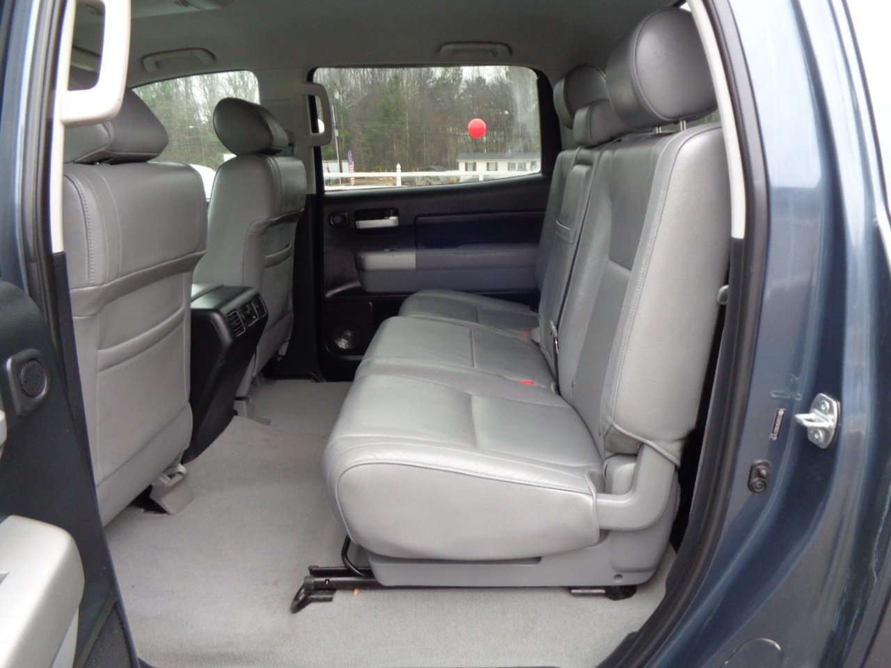 Toyota Tundra 4WD Truck CrewMax 5.7L V8 6-Spd AT LTD (Natl) 2008