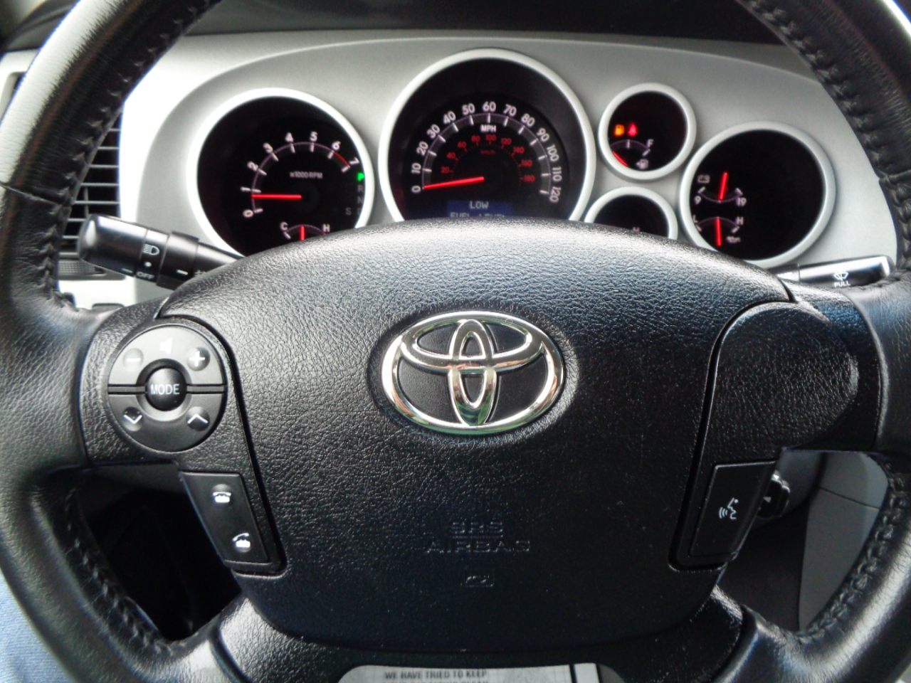 Toyota Tundra 4WD Truck CrewMax 5.7L V8 6-Spd AT LTD (Natl) 2008