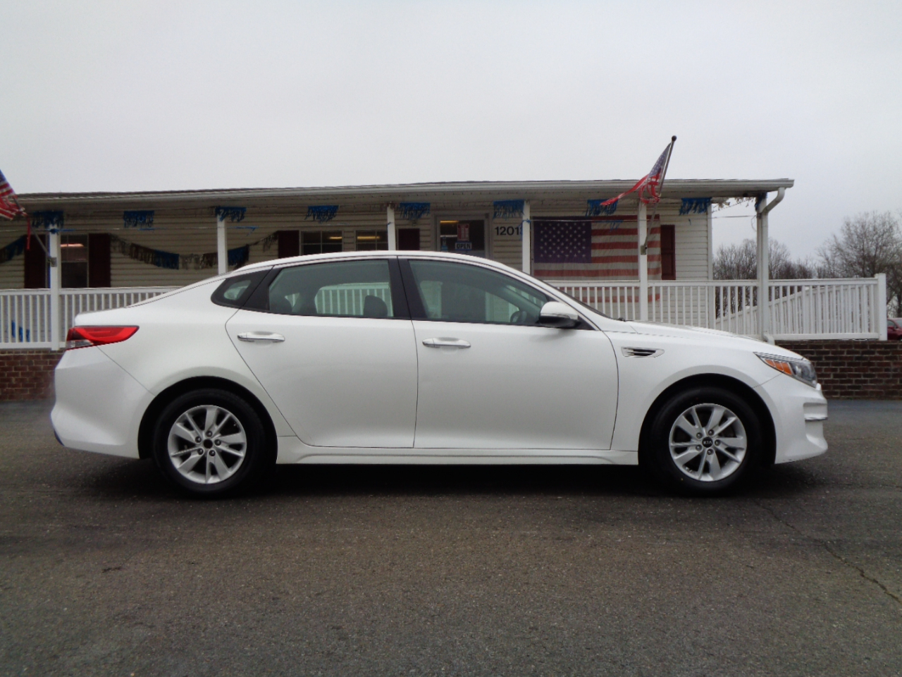 Kia Optima 4dr Sdn LX 2016