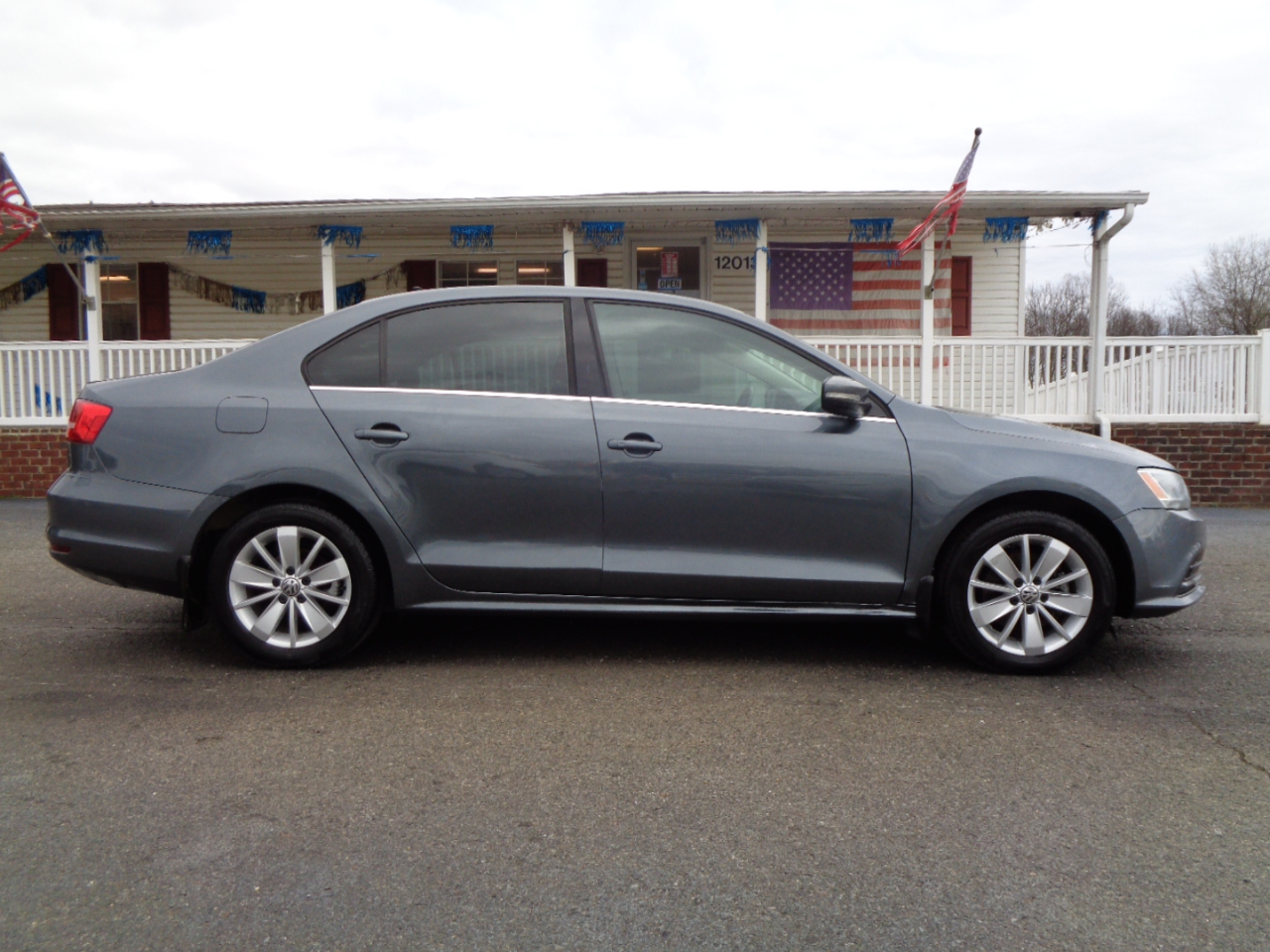 Volkswagen Jetta Sedan 4dr Auto 1.8T SE PZEV 2015