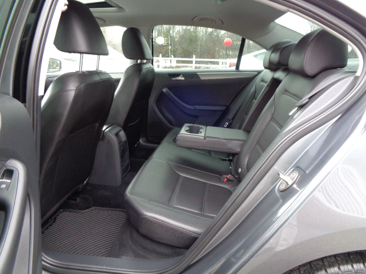 Volkswagen Jetta Sedan 4dr Auto 1.8T SE PZEV 2015