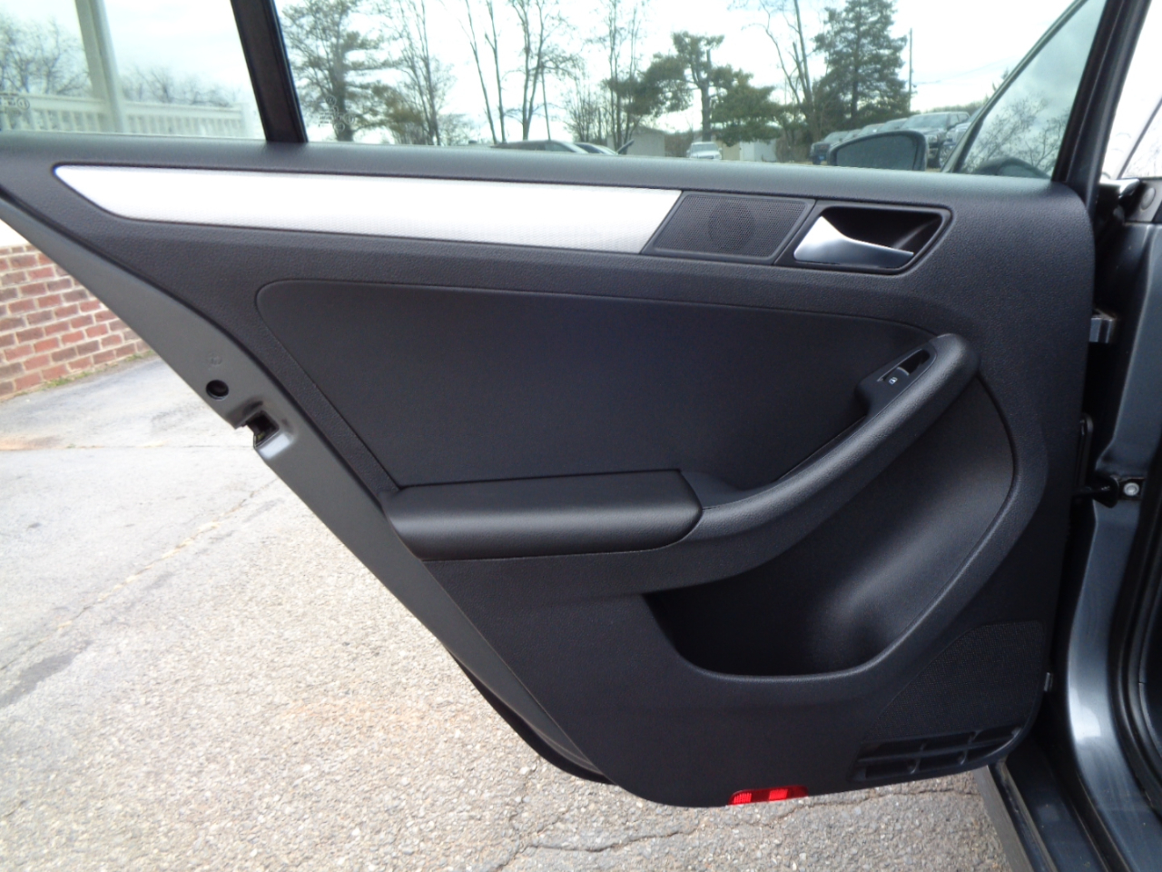 Volkswagen Jetta Sedan 4dr Auto 1.8T SE PZEV 2015