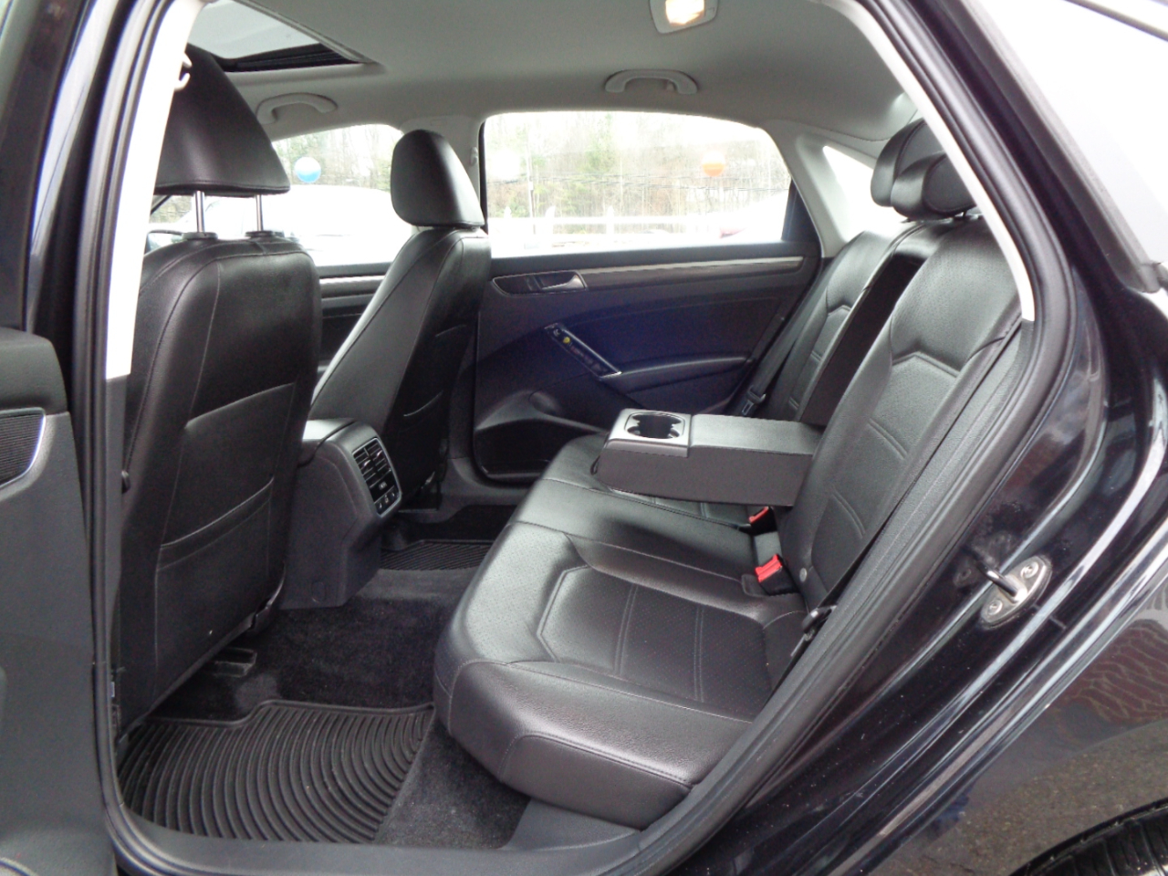 Volkswagen Passat 1.8T SE w/Technology Auto 2017