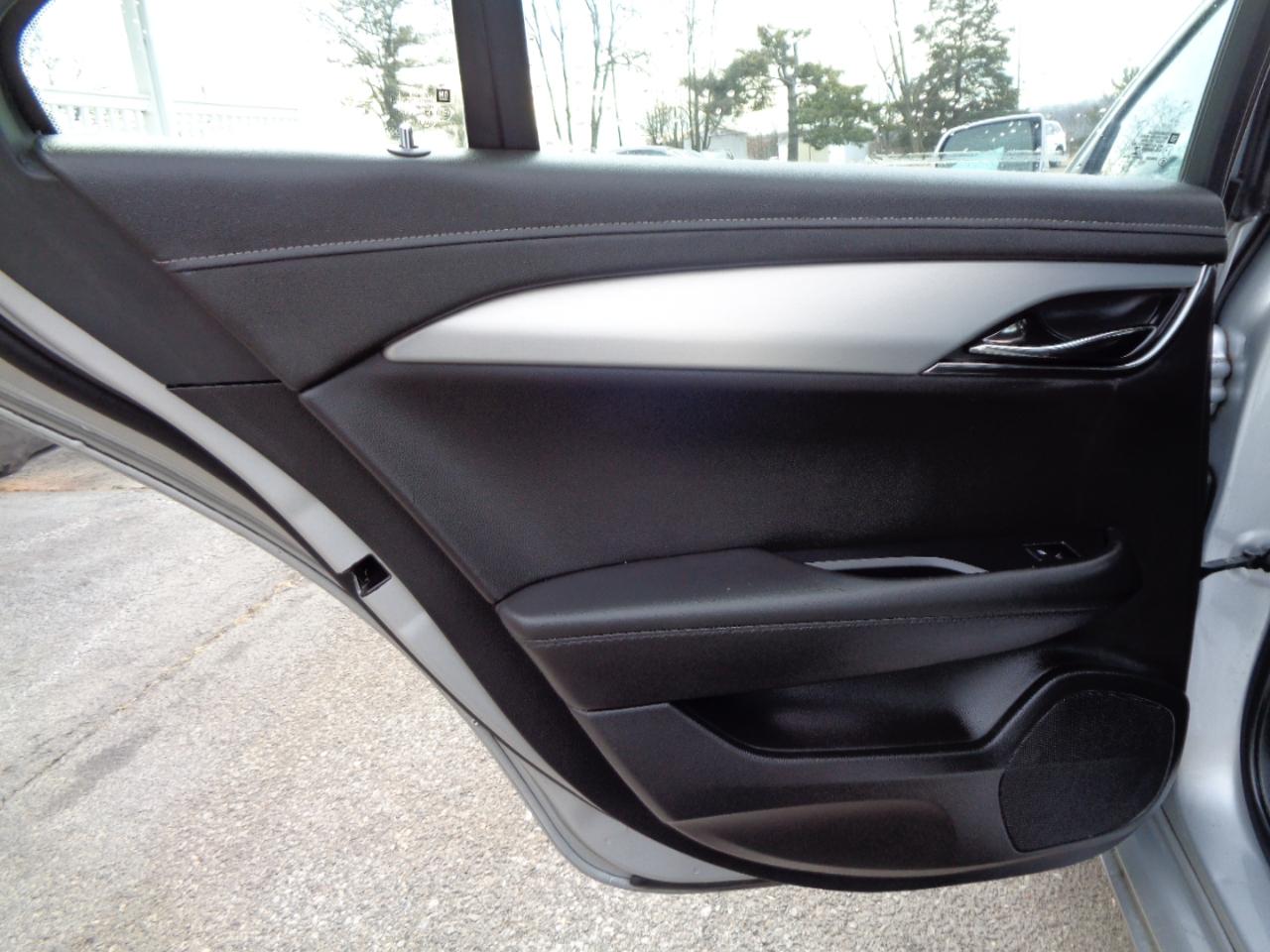 Cadillac ATS Sedan 4dr Sdn 2.0L Luxury RWD 2017