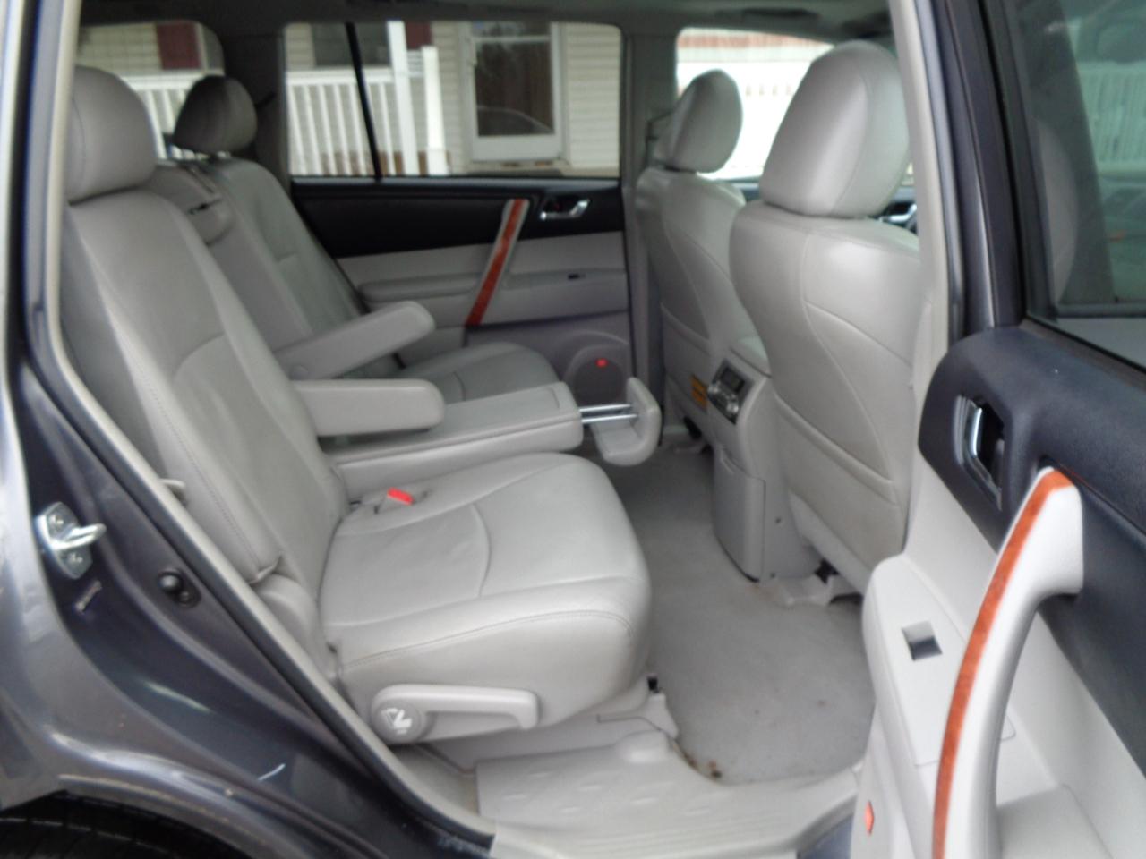 Toyota Highlander 4WD 4dr V6 Limited (Natl) 2010