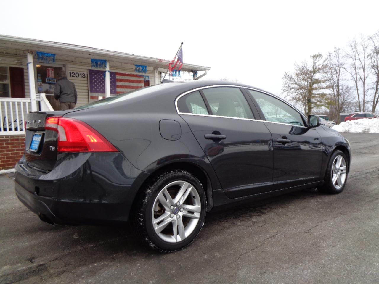 Volvo S60 2015.5 4dr Sdn T5 Drive-E Premier FWD 2015