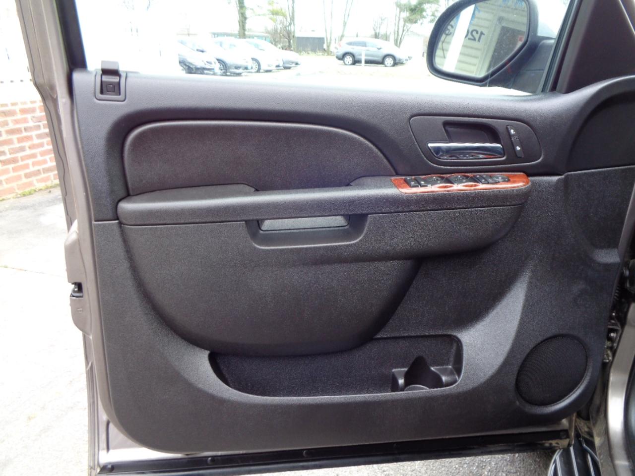 Chevrolet Tahoe 4WD 4dr LT 2014