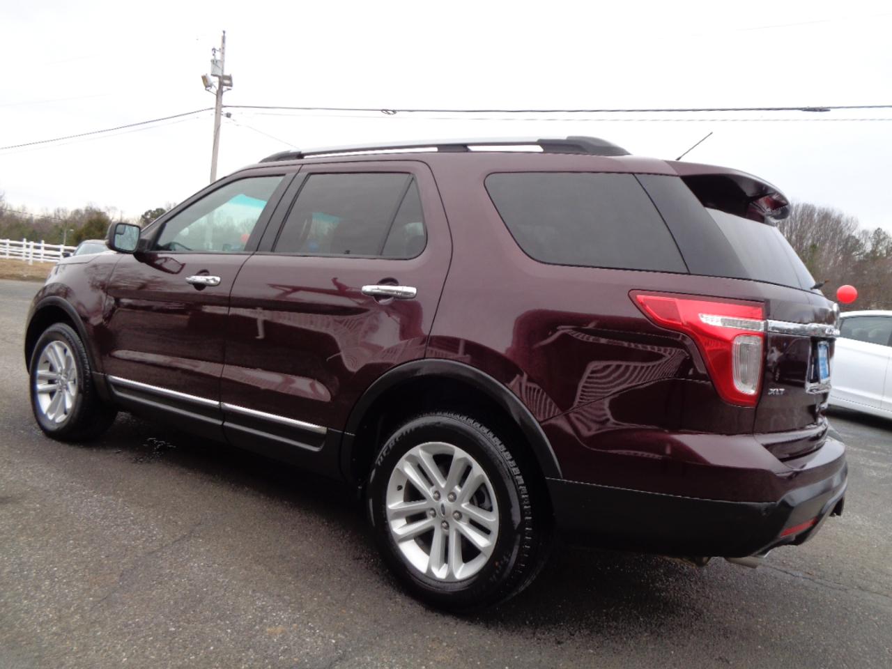 Ford Explorer 4WD 4dr XLT 2011