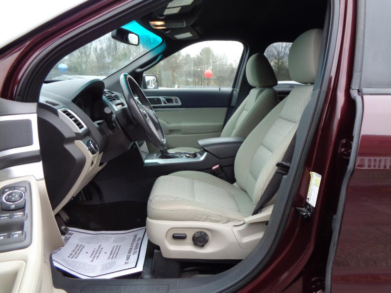 Ford Explorer 4WD 4dr XLT 2011