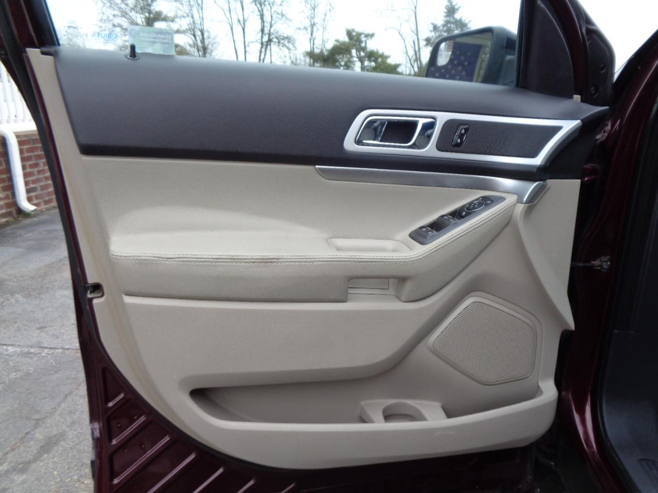 Ford Explorer 4WD 4dr XLT 2011