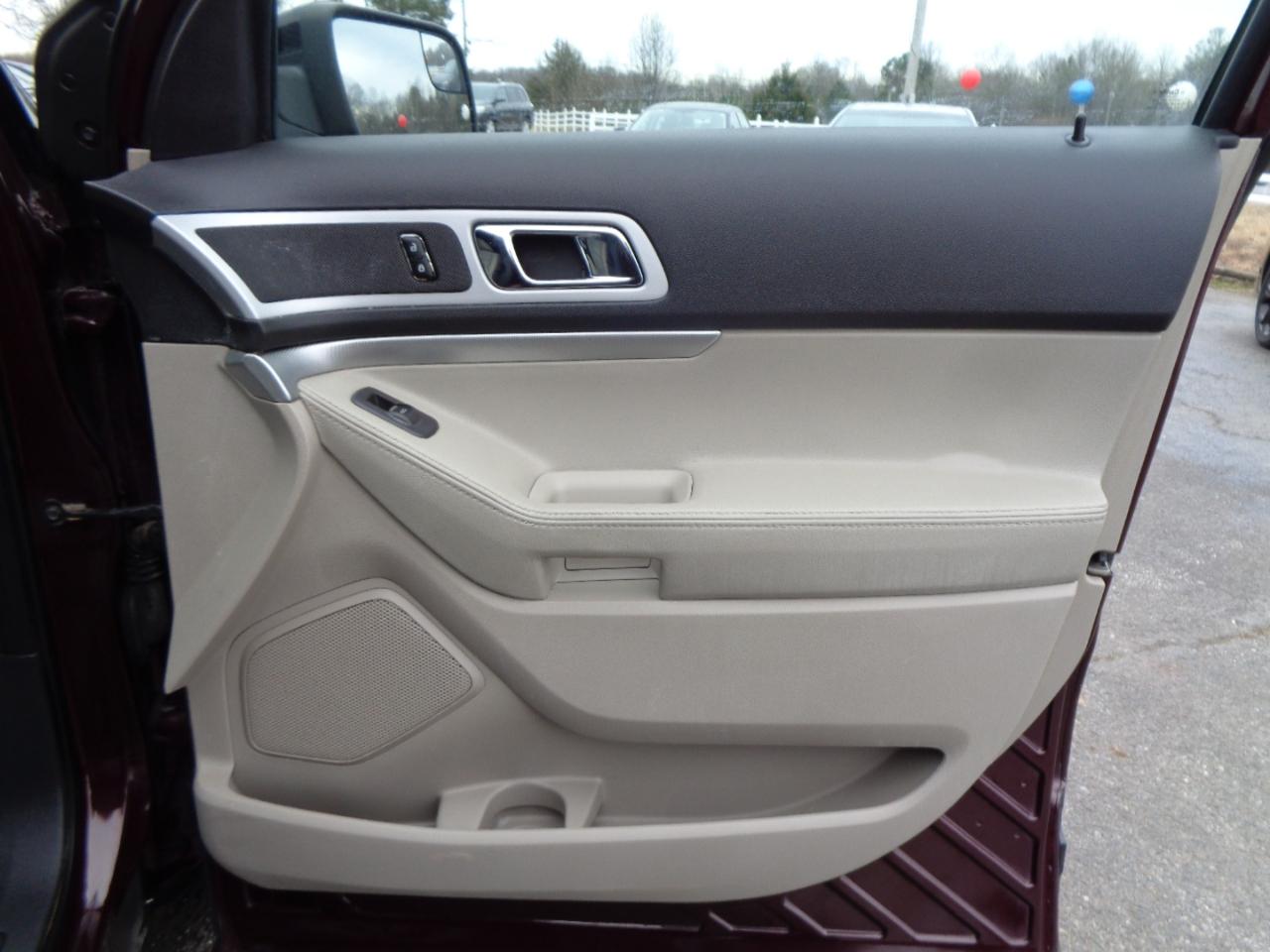 Ford Explorer 4WD 4dr XLT 2011