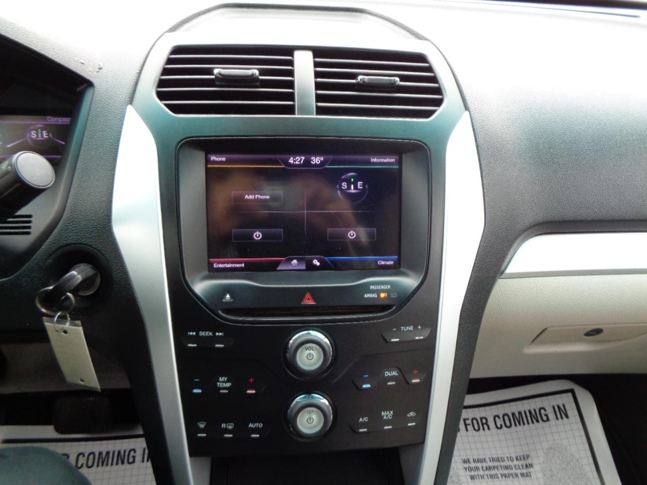 Ford Explorer 4WD 4dr XLT 2011