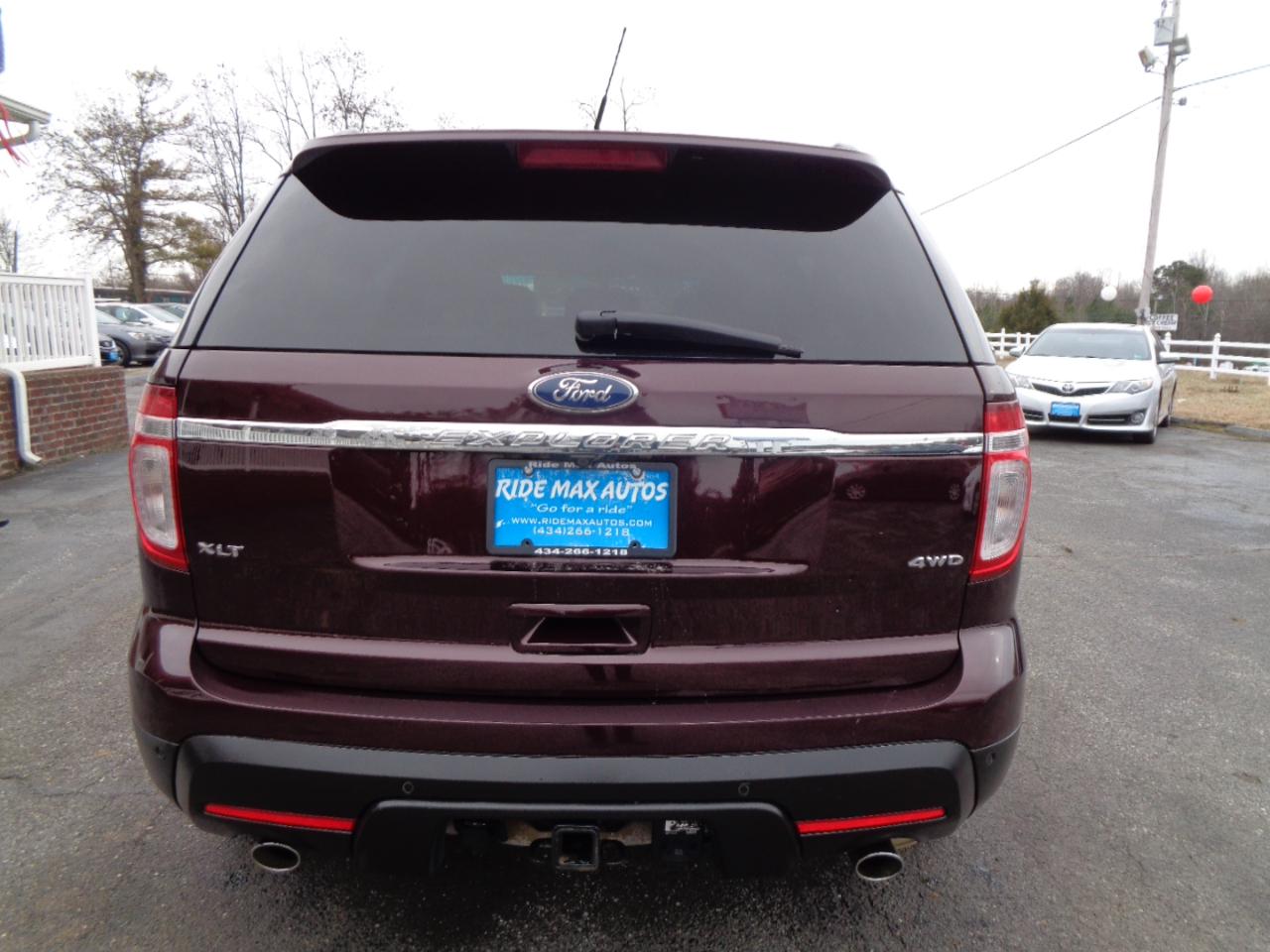 Ford Explorer 4WD 4dr XLT 2011