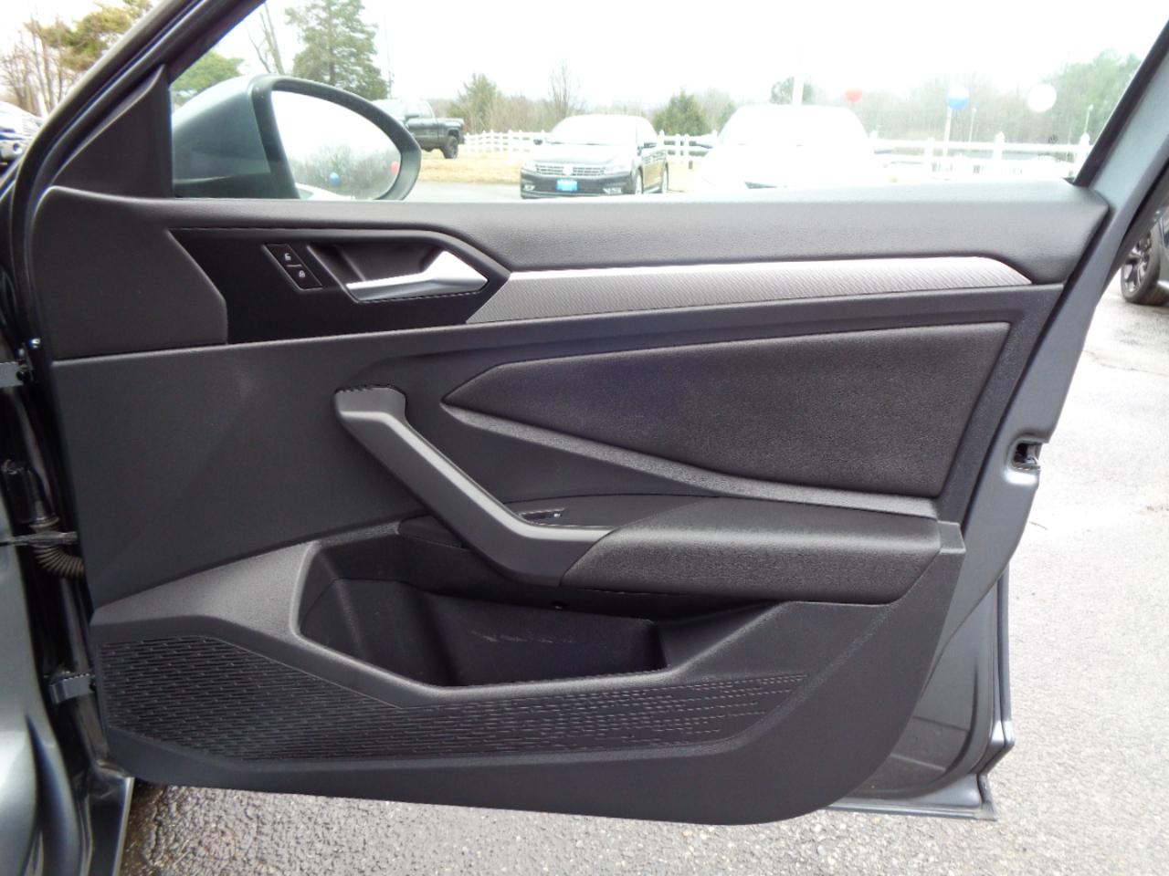 Volkswagen Jetta R-Line Auto w/ULEV 2019