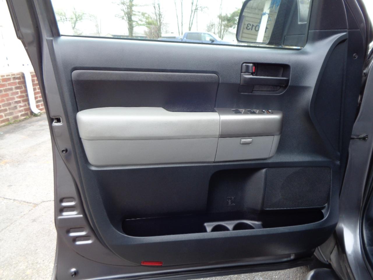 Toyota Tundra 2WD Truck Double Cab 4.6L V8 6-Spd AT (Natl) 2012