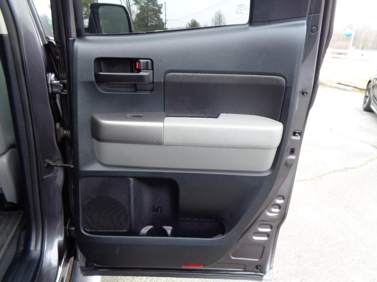 Toyota Tundra 2WD Truck Double Cab 4.6L V8 6-Spd AT (Natl) 2012