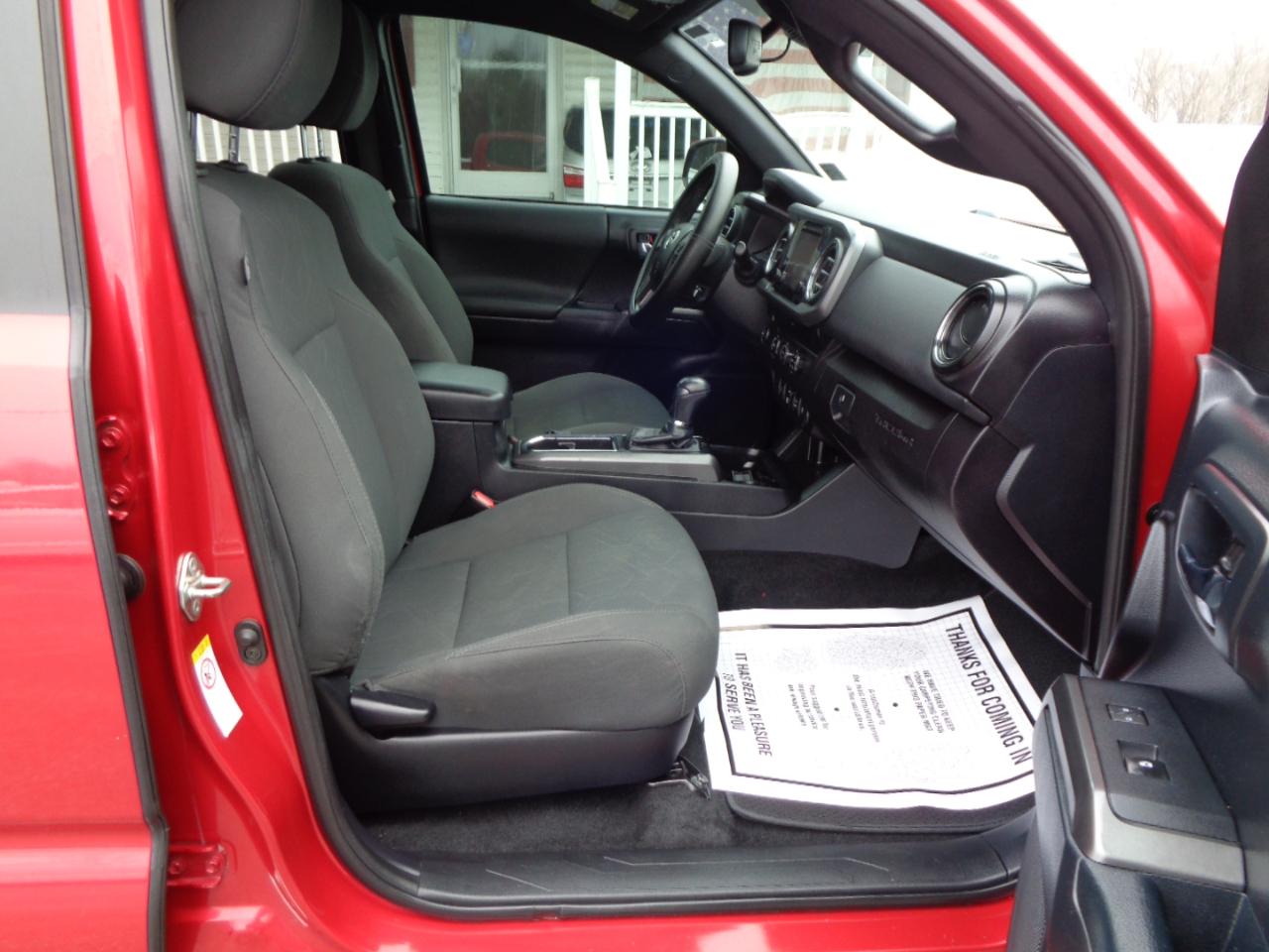 Toyota Tacoma TRD Off Road Double Cab 5' Bed V6 4x2 AT (Natl) 2018