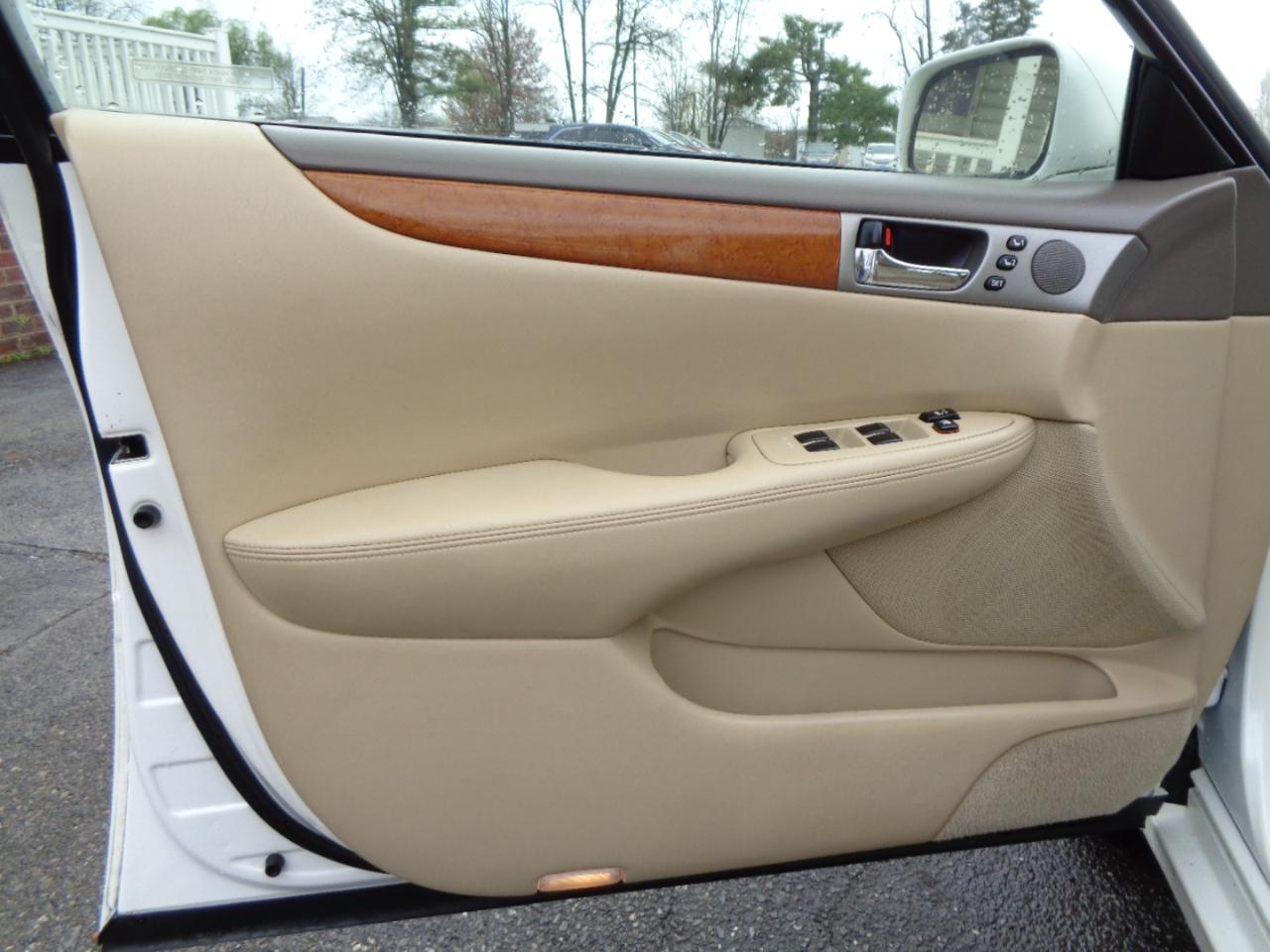 Lexus ES 330 4dr Sdn 2006