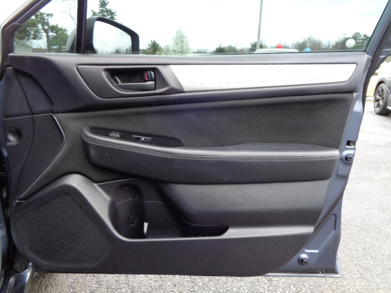 Subaru Legacy 4dr Sdn 2.5i PZEV 2015