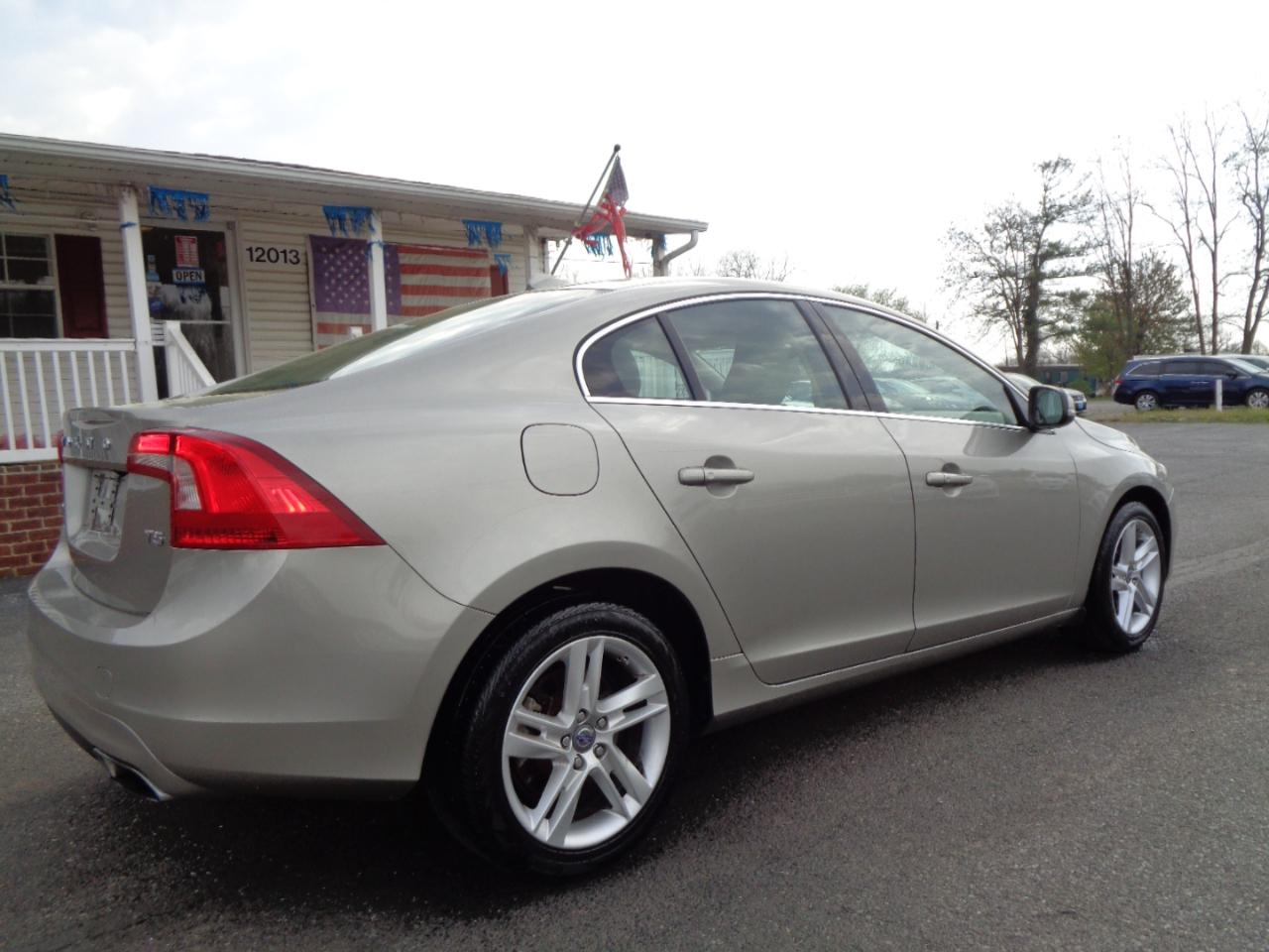 Volvo S60 2015.5 4dr Sdn T5 Drive-E Premier FWD 2015