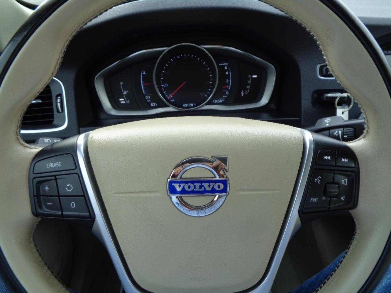 Volvo S60 2015.5 4dr Sdn T5 Drive-E Premier FWD 2015