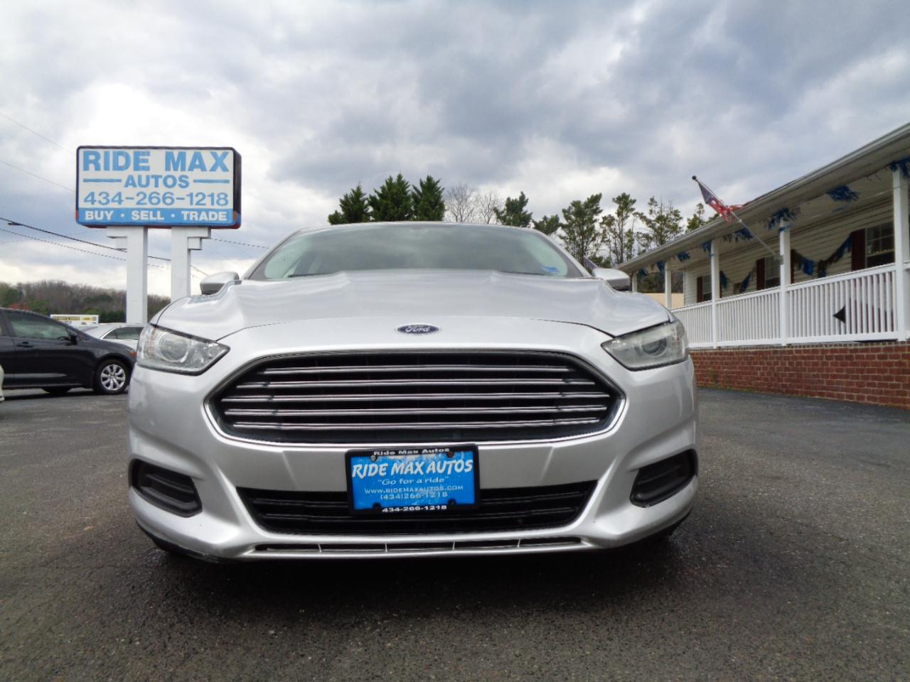 2016 Ford Fusion 4dr Sdn S FWD