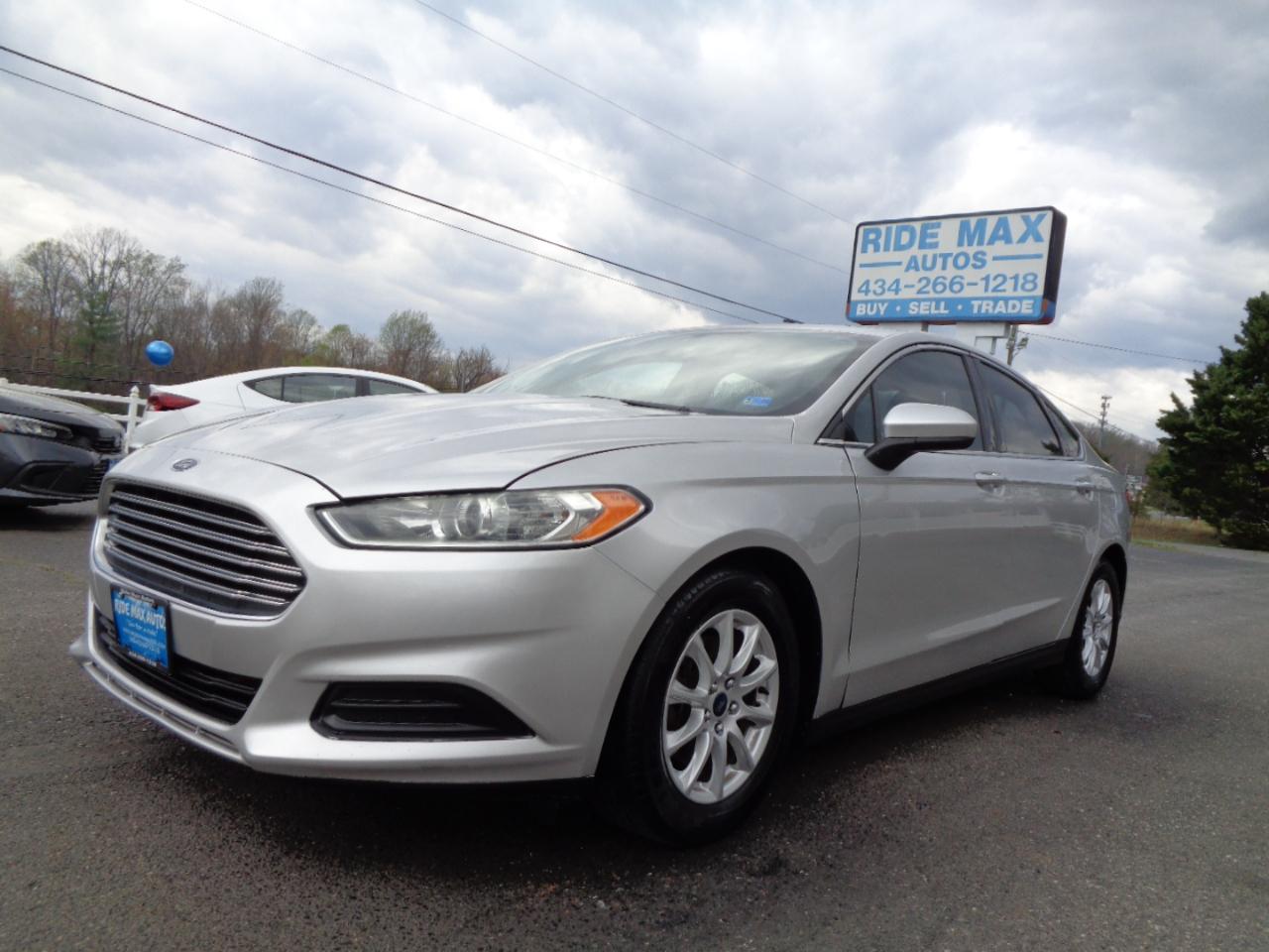Ford Fusion 4dr Sdn S FWD 2016