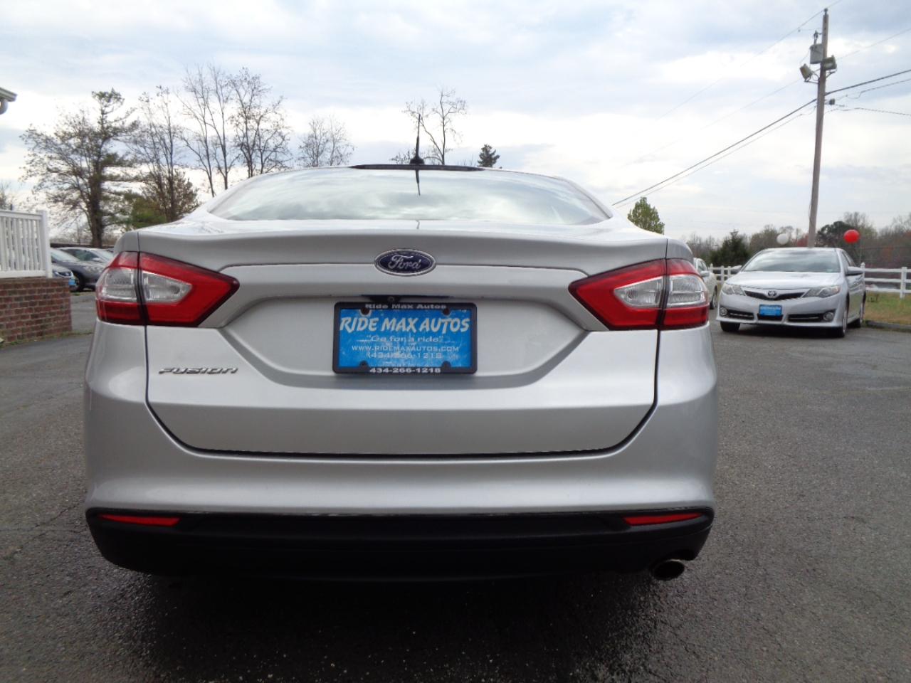 Ford Fusion 4dr Sdn S FWD 2016