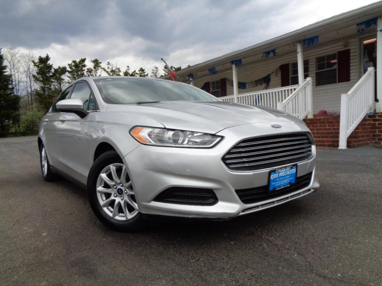 Ford Fusion 4dr Sdn S FWD 2016