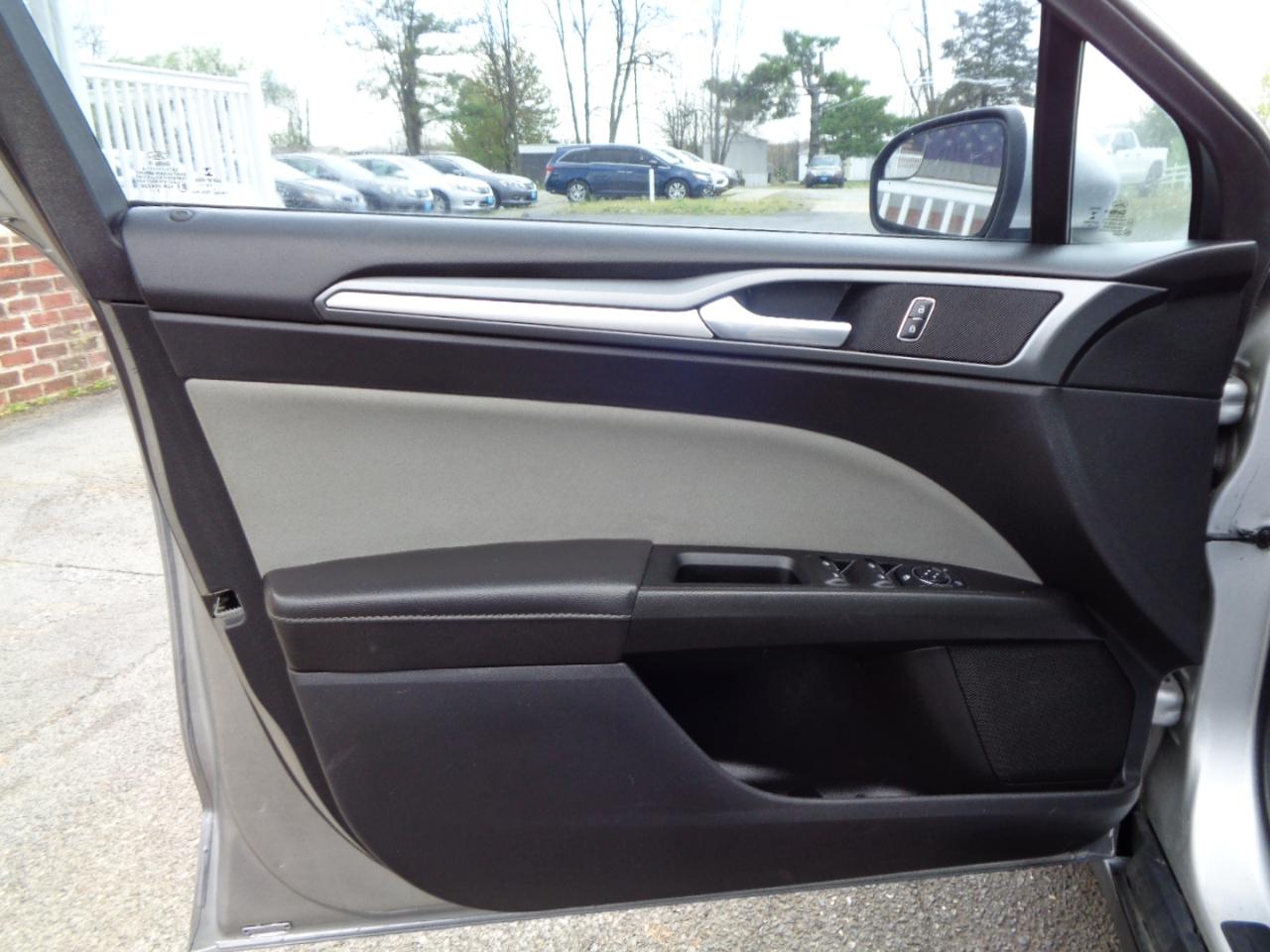 Ford Fusion 4dr Sdn S FWD 2016