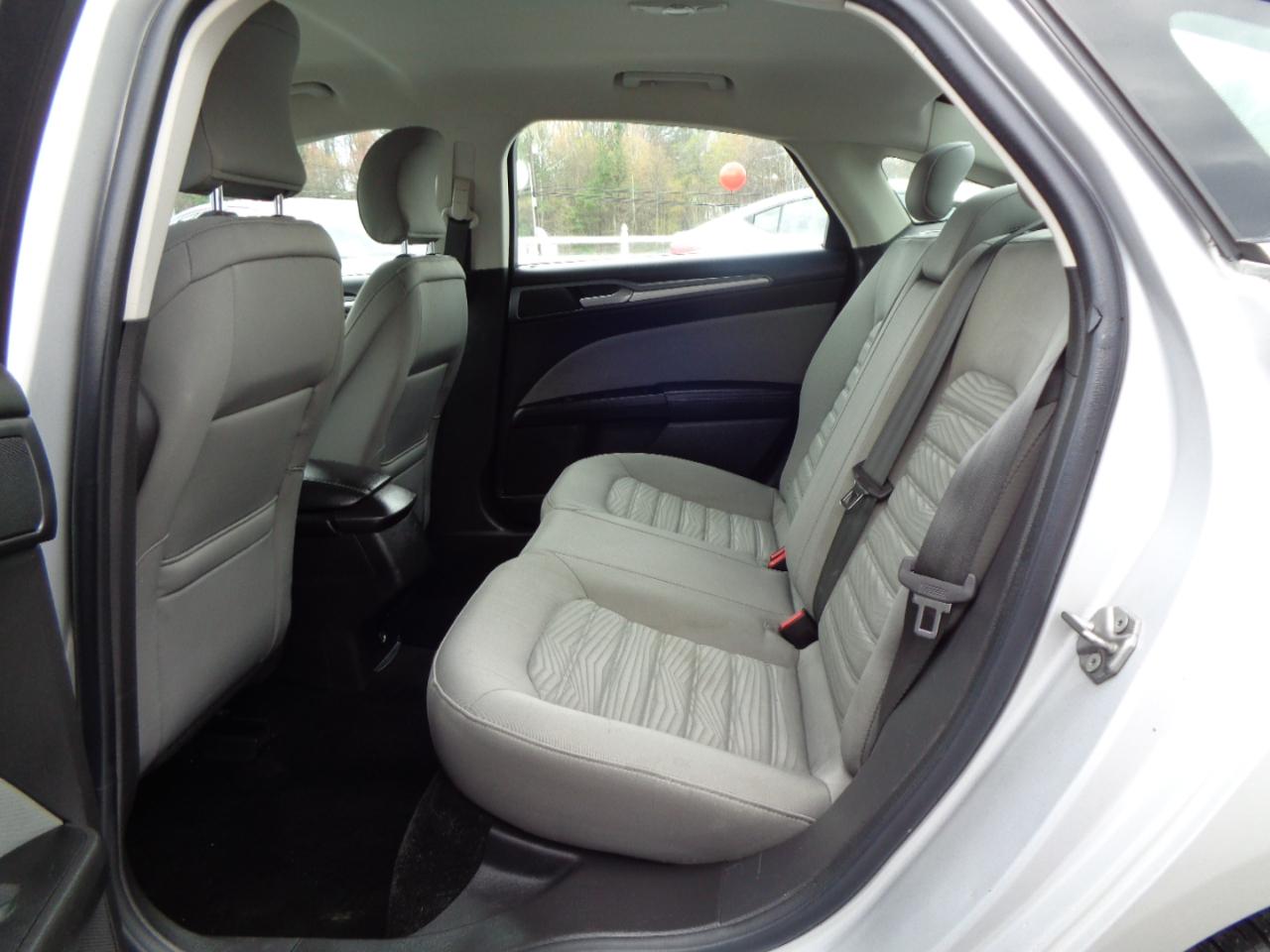 Ford Fusion 4dr Sdn S FWD 2016