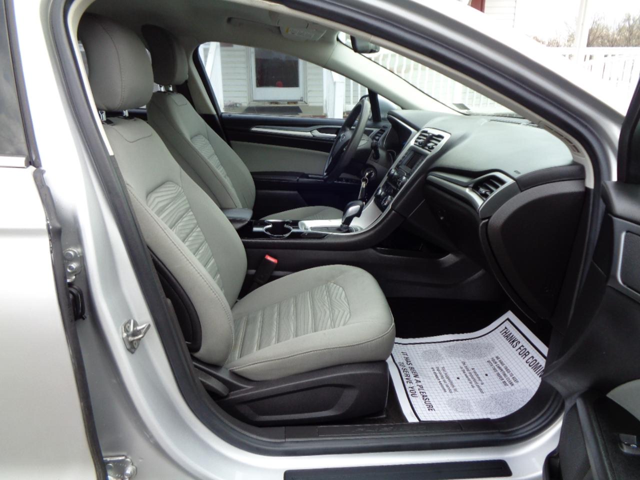 Ford Fusion 4dr Sdn S FWD 2016