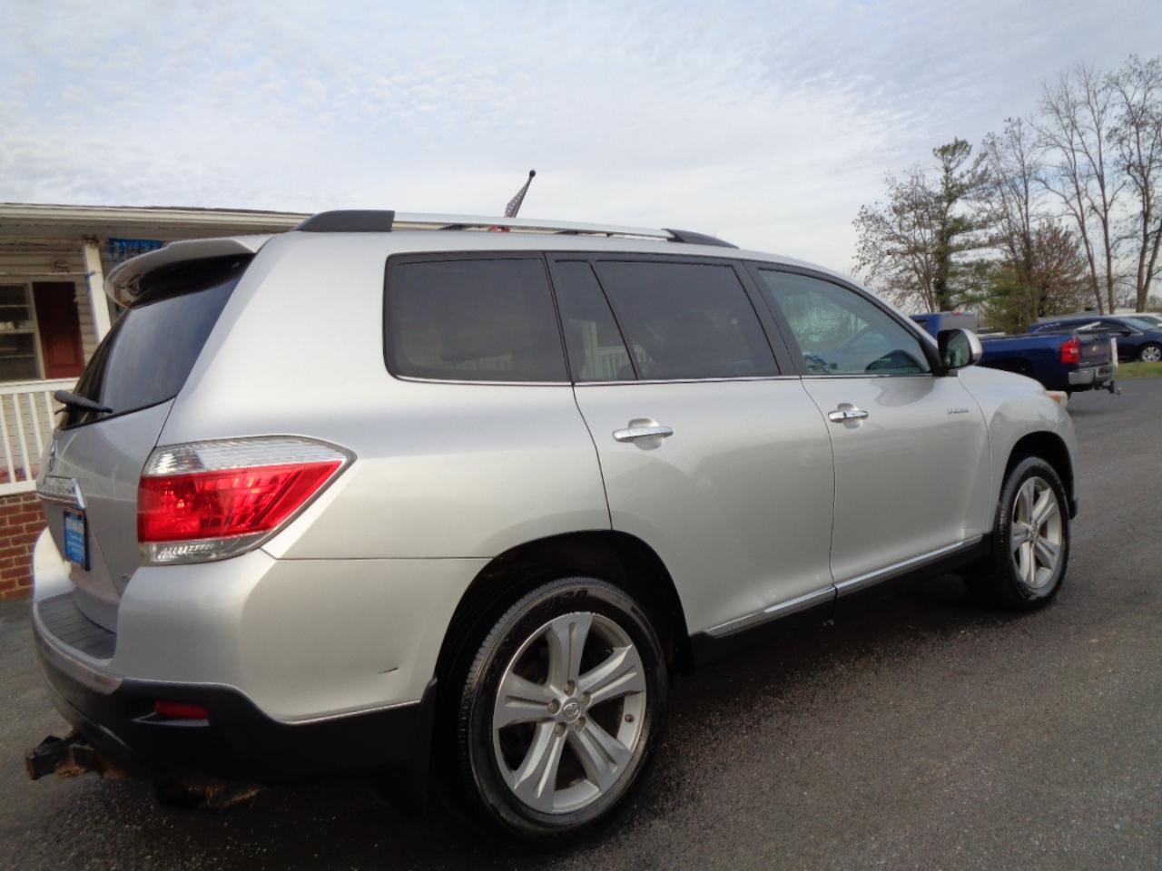 Toyota Highlander 4WD 4dr V6 Limited (Natl) 2012