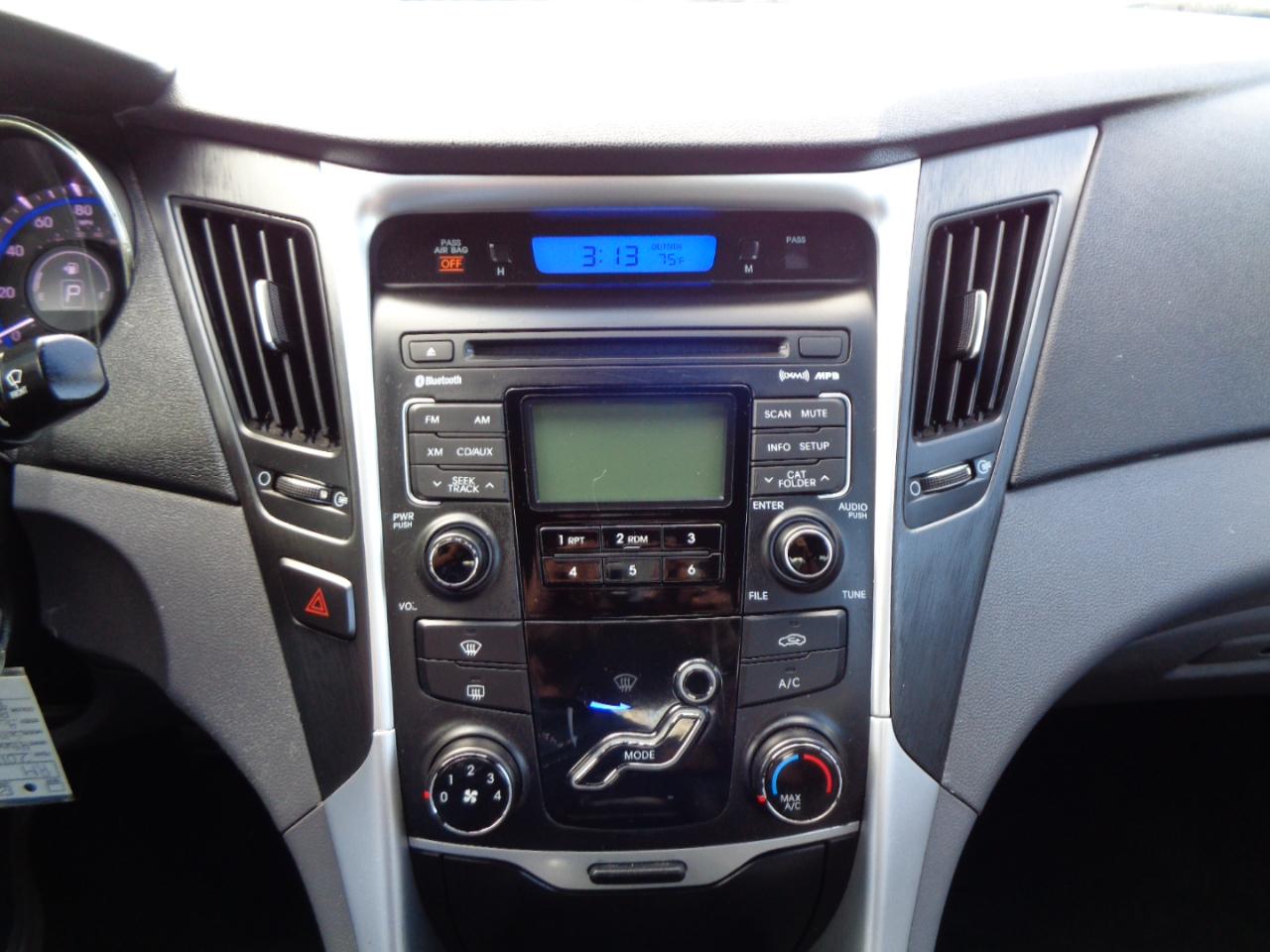 Hyundai Sonata 4dr Sdn 2.4L Auto GLS 2011