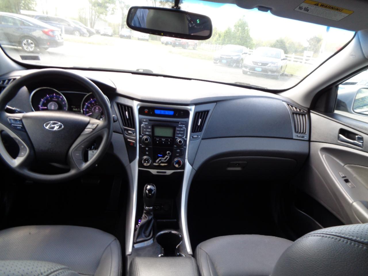 Hyundai Sonata 4dr Sdn 2.4L Auto GLS 2011