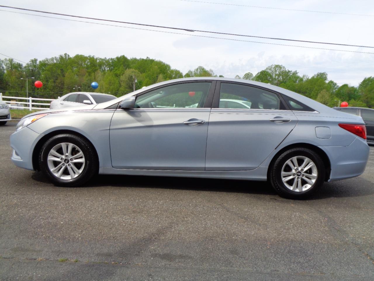 Hyundai Sonata 4dr Sdn 2.4L Auto GLS 2011