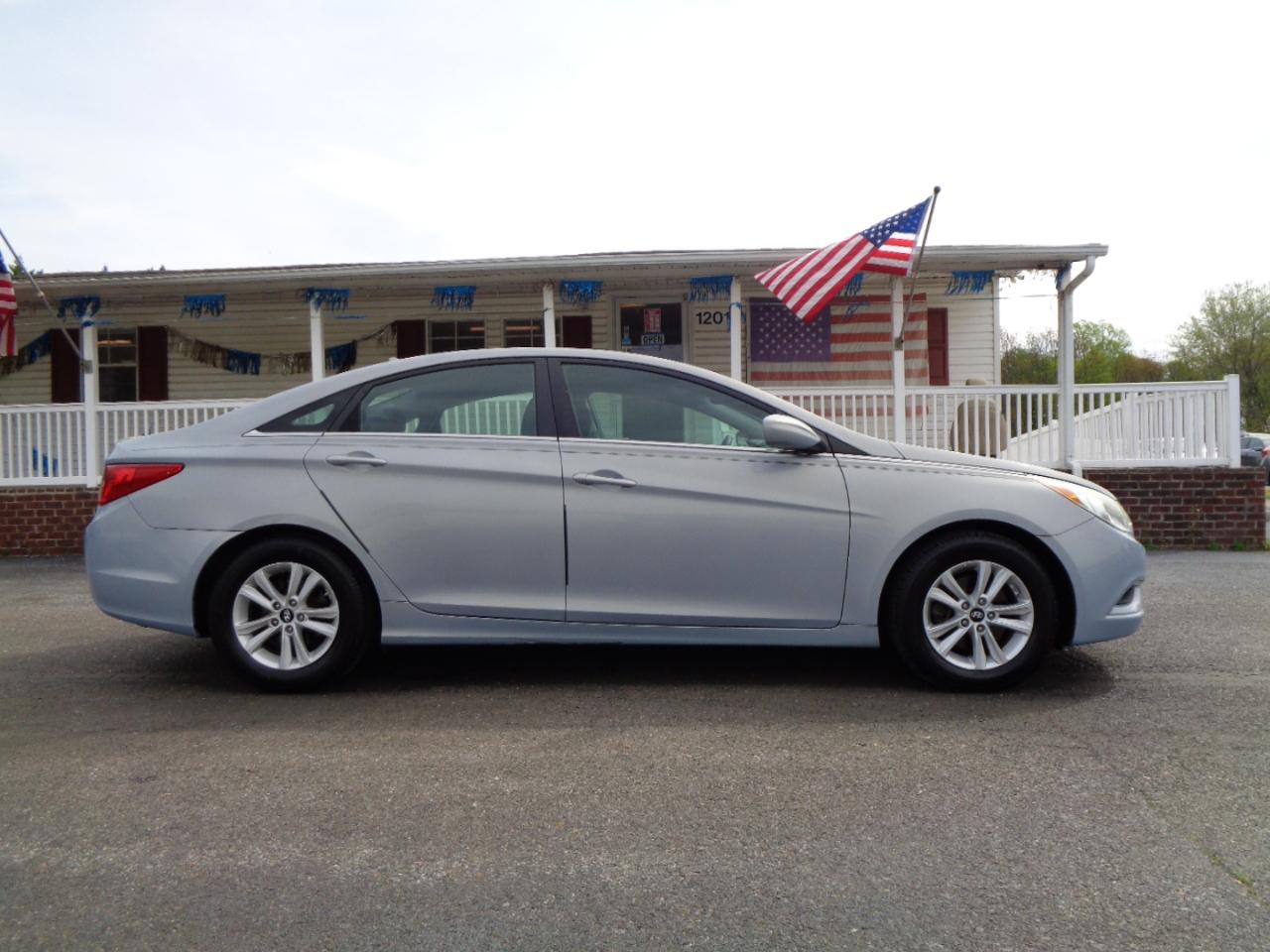 Hyundai Sonata 4dr Sdn 2.4L Auto GLS 2011