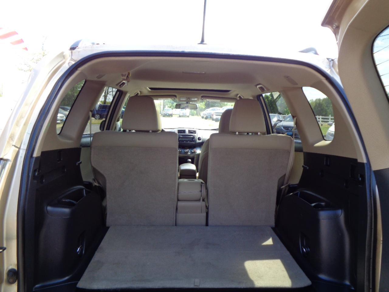 Toyota RAV4 FWD 4dr I4 (Natl) 2012