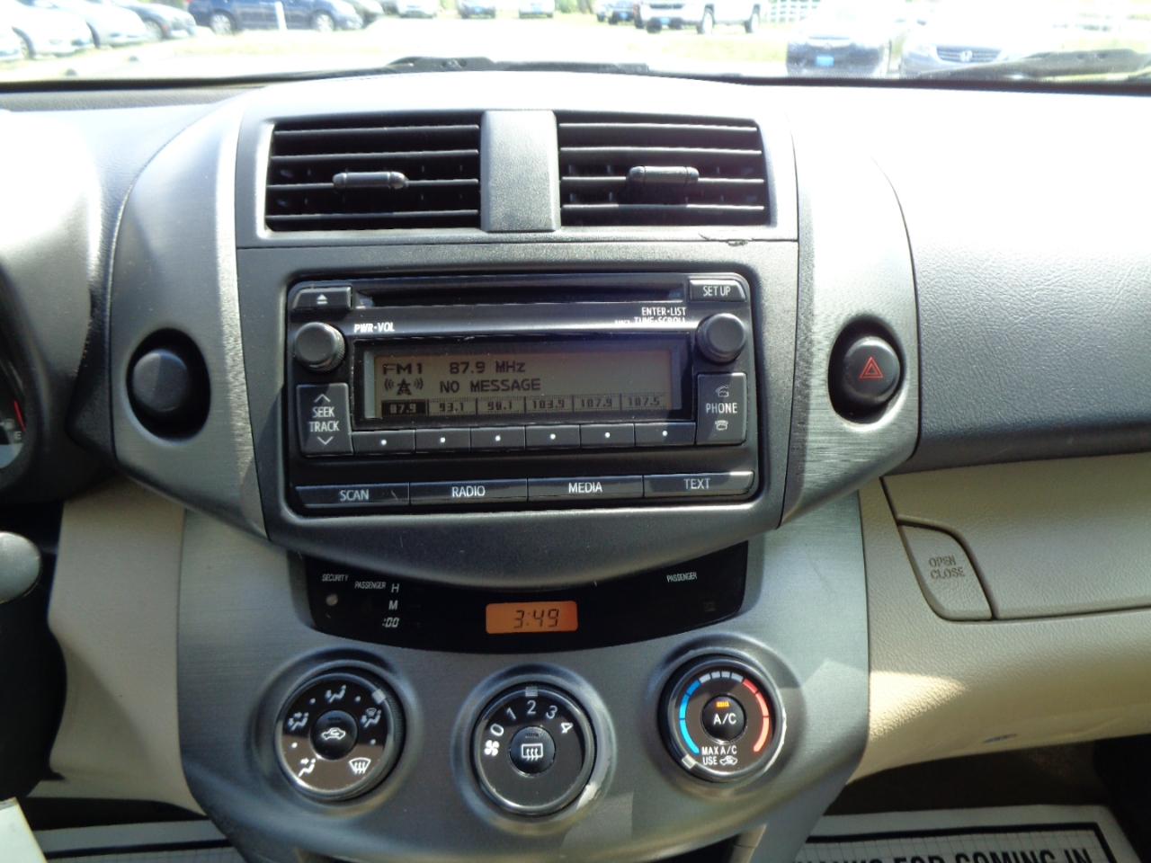 Toyota RAV4 FWD 4dr I4 (Natl) 2012