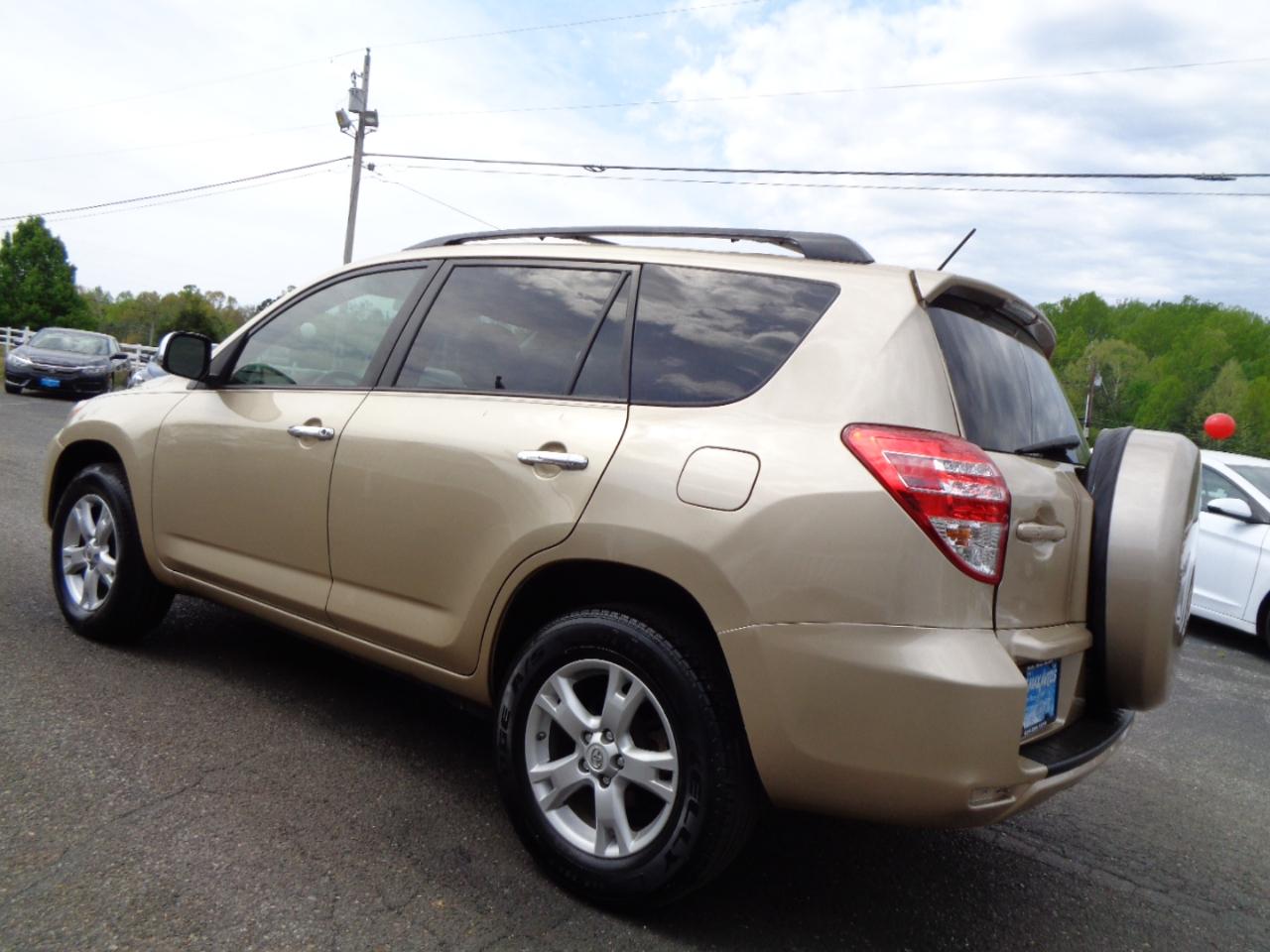 Toyota RAV4 FWD 4dr I4 (Natl) 2012