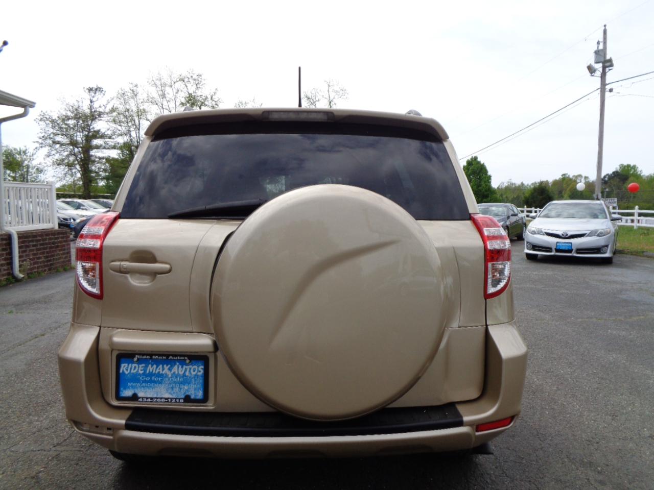 Toyota RAV4 FWD 4dr I4 (Natl) 2012