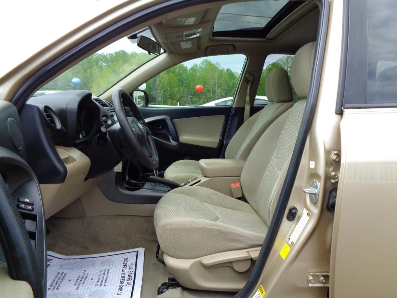 Toyota RAV4 FWD 4dr I4 (Natl) 2012