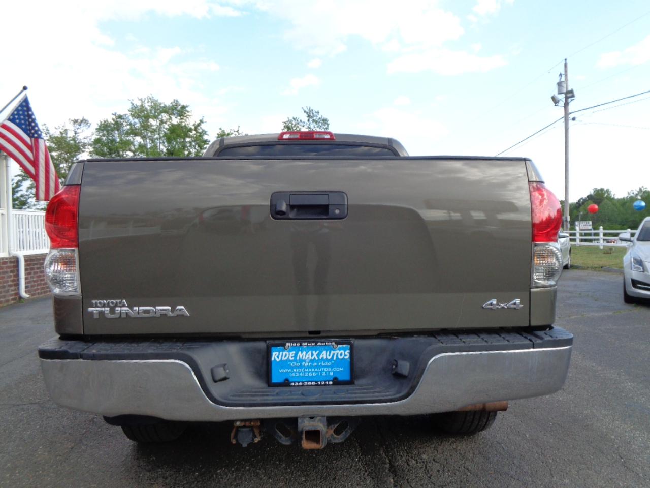 Toyota Tundra 4WD Truck CrewMax 5.7L V8 6-Spd AT (Natl) 2008